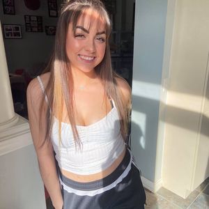 Meet your Posher, Chloe